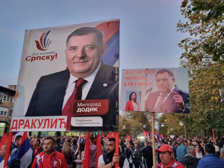 Počeo miting u Parku: Prva obraćanja…