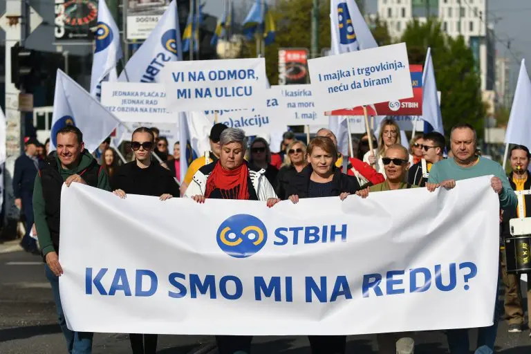 Ekonomista predlaže znatno veće naknade za rad vikendom, Sindikat trgovine uvjeren da poslodavci neće pristati