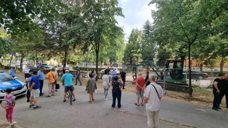 Počeli radovi na prisutupnom putu u centru Banjaluke, protest građana (FOTO, VIDEO)