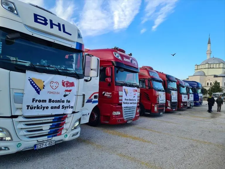 Konvoj od 54 šlepera pomoći stigao u Tursku