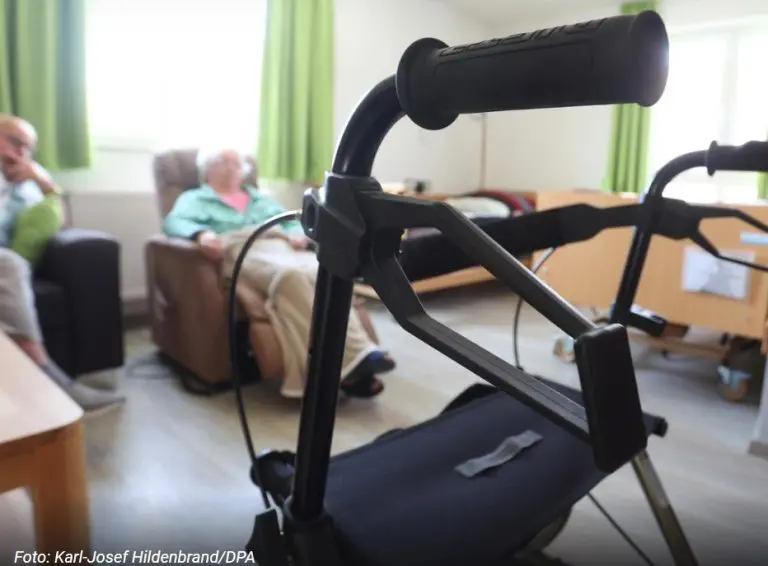 U Njemačkoj se gase starački domovi, nedostaju im radnici: “Nudimo čak i bonus od 1.000 eura”