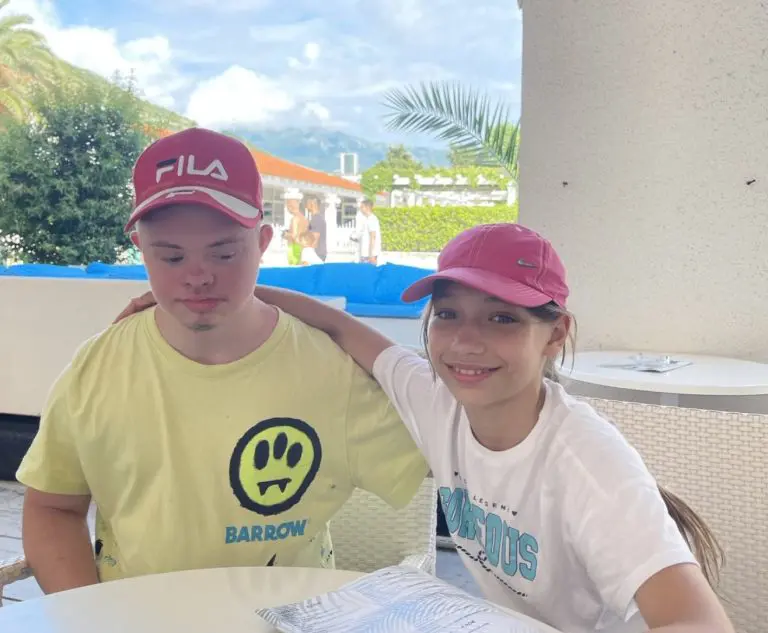 Vukovim roditeljima su savjetovali da ga daju u dom, a on je uspio da bude đak generacije, pa i da upiše fakultet