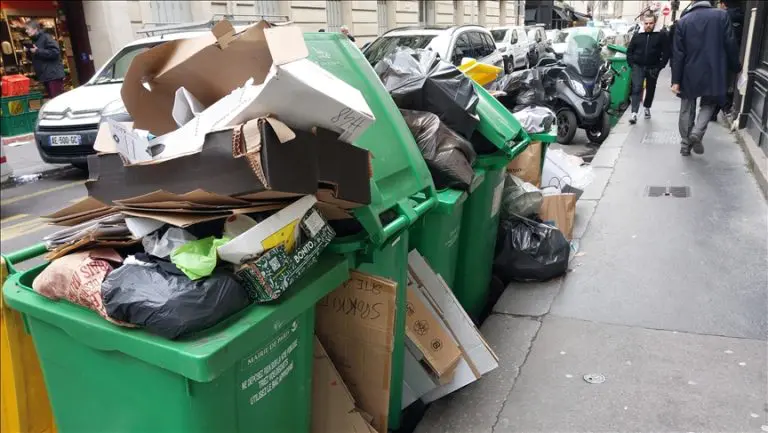 Francuska: Na ulicama Pariza nagomilano 6.000 tona smeća