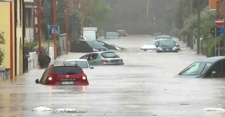Ogromne poplave u Italiji. Raste broj mrtvih, otkazana Formula 1
