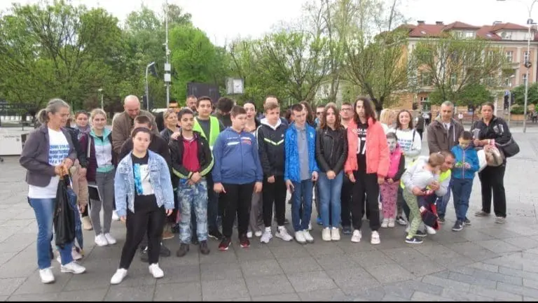 U Banjaluci održan protest roditelja djece s poteškoćama u razvoju: Institucije traže “dlaku u jajetu” i na taj način odmažu našoj djeci