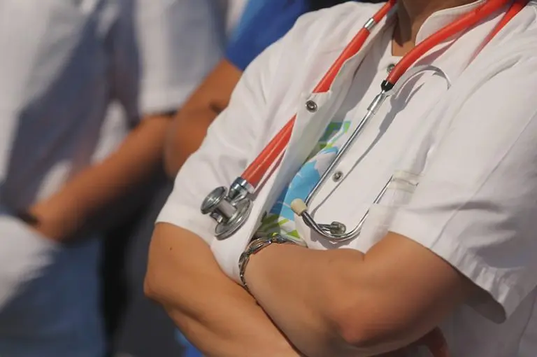 Zdravstveni radnici iz RS poručuju: “Dosta je nasilja, zaštitite nas!”