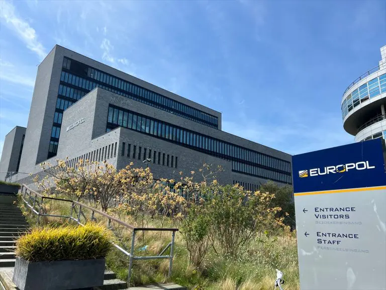 Akcija EUROPOL-a: Uhapšeno 37 ljudi zbog krijumčarenja droge i oružja na Balkanu