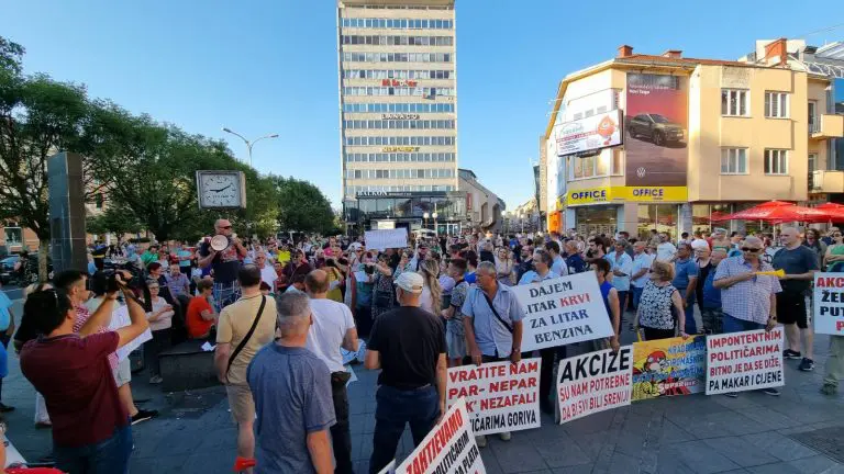 SOCIJALNI BUNT U BIH “Kada se udružujemo, političari nas krenu dijeliti, a to ide puno lakše nego naše udruživanje”