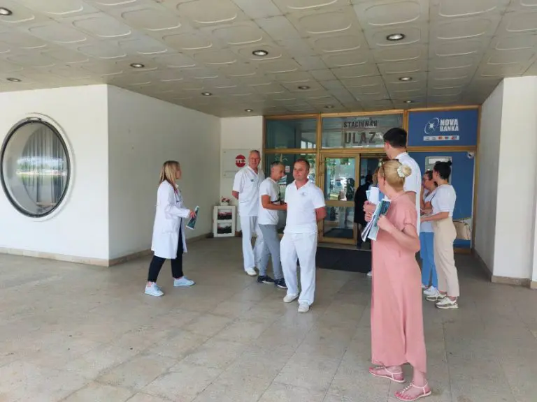 Ljekari prijedorske bolnice očajni: “Ni marka nije uložena u renoviranje, imamo poplave, požare, kvarove…”