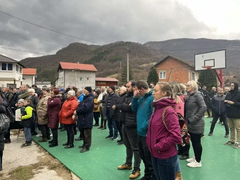 Odbornici iz Jezera dopušteno da glasa putem vibera: “Nećemo da dajemo legitimitet ovoj skupštini”