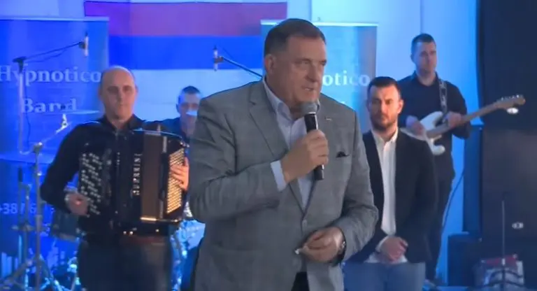 Dodik na slavlju: “Pošto ovdje nema novinara, živjela Rusija”