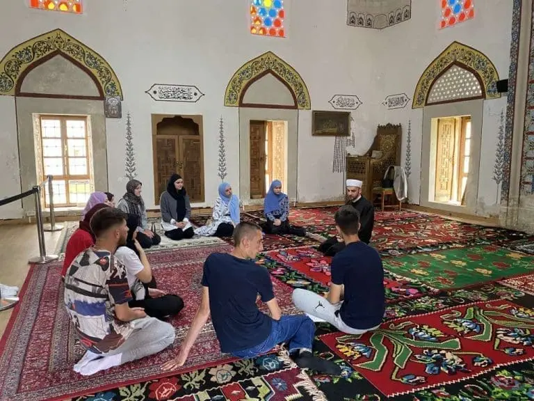 Mladi posjetili mostarske bogomolje s ciljem upoznavanja s različitostima