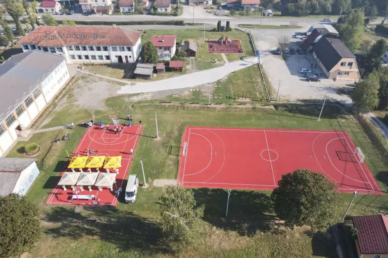 Teslić dobio dva nova sportska terena i dječije igralište uz podršku EU