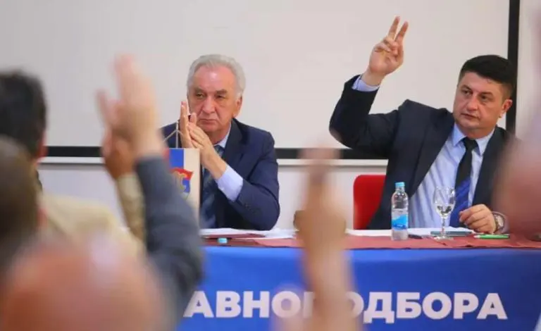 Energični Šarović kao najbolji iz SDS-a?! “Čestitke SNSD-u, saučesće opoziciji…”