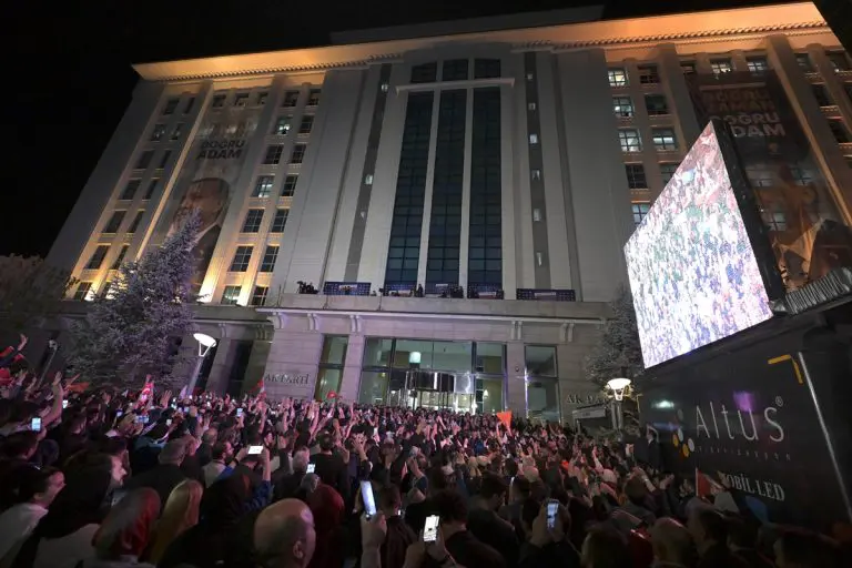Erdogan nakon izbora održao govor sa balkona