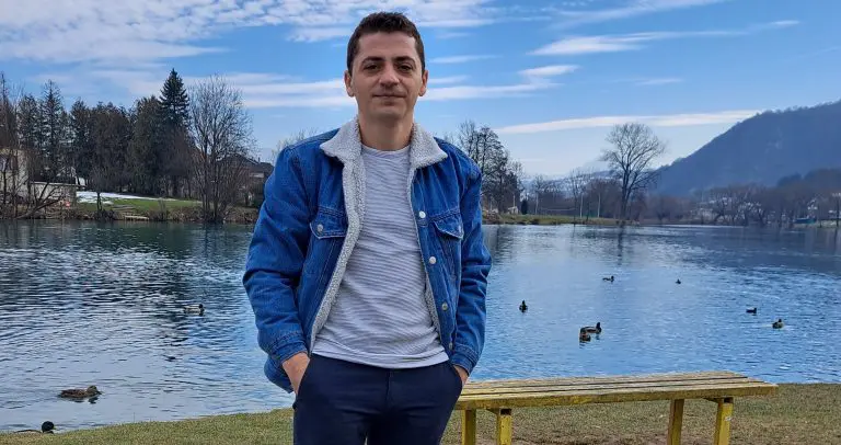 IT stručnjak Hasan Hatić pokrenuo YT kanal kako bi na satiričan način kritikovao neodgovorne bh. političare