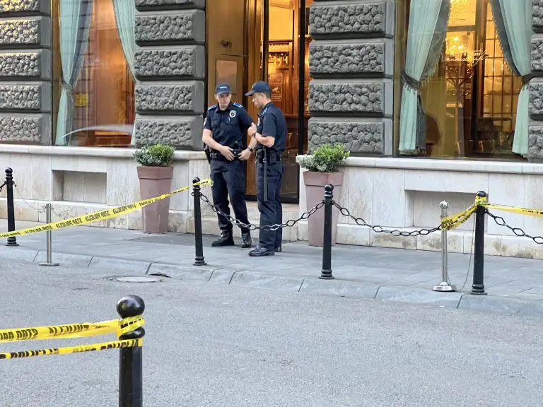 Detalji sinoćnje pucnjave u Sarajevu: Jedna osoba ranjena, druga teško povrijeđena