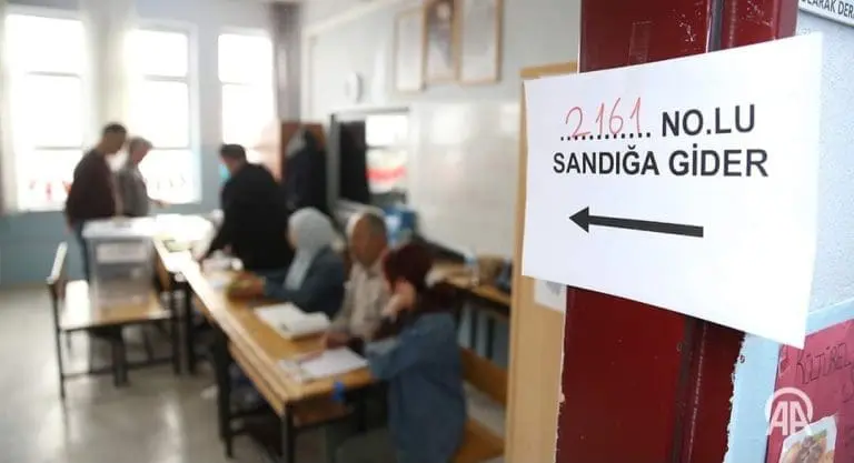 Otvorena birališta na predsjedničkim i parlamentarnim izborima u Turskoj, pravo glasa ima više od 64 miliona birača