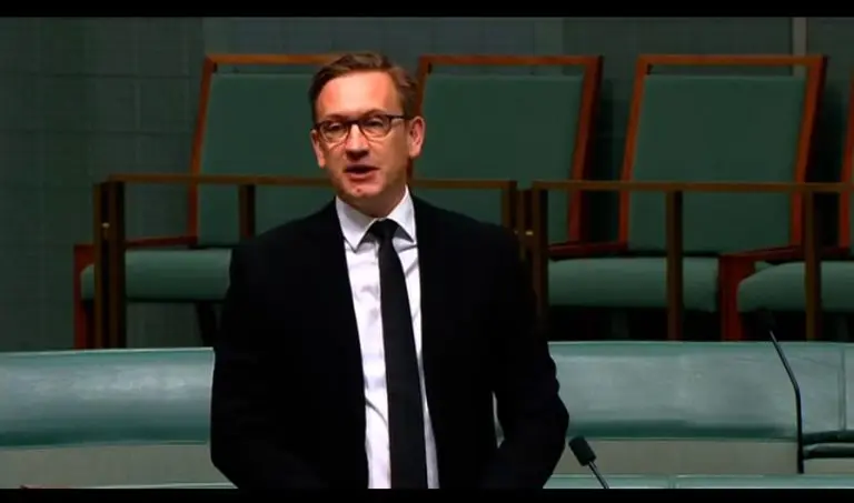 Čet-bot pisao govor poslaniku: Vještačka inteligencija može biti upotrijebljena za masovno uništenje