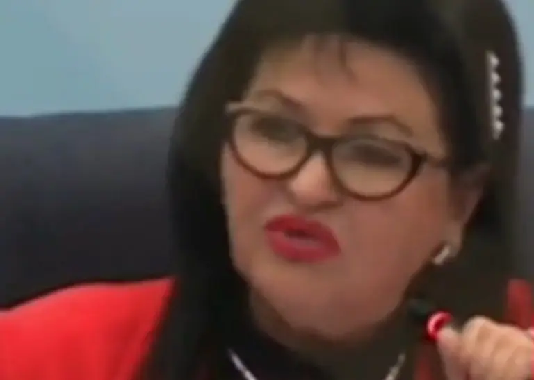 Alo momak, prekini: Ko je Nataša Radulović i šta znači ‘obadati se’?