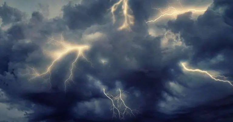 Sutra djelomično vedro i nestabilno vrijeme sa pljuskovima praćenim grmljavinom