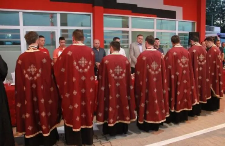 DŽABA I DODIK I 7 POPOVA Pumpa na Manjači ne radi tri dana nakon osveštanja