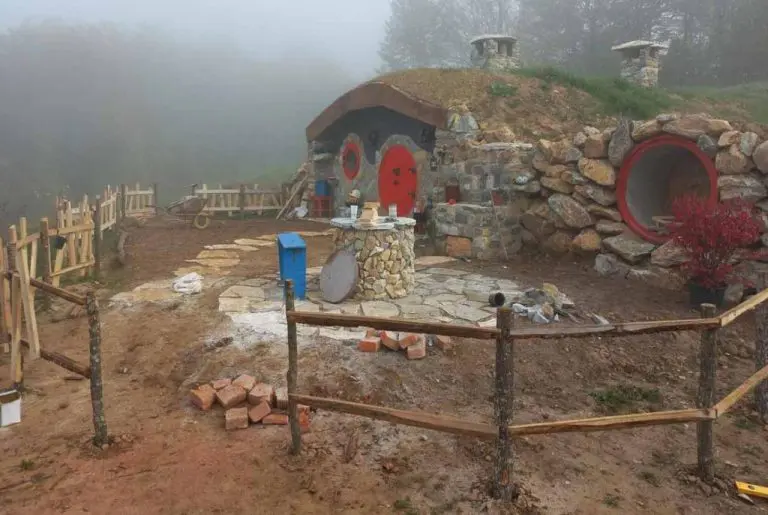 Kako su četiri sestre sagradile Hobbit kućice