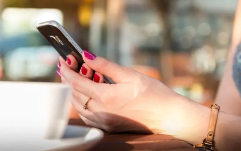 Francuska zbog zračenja zabranila prodaju jedne vrste mobilnih telefona