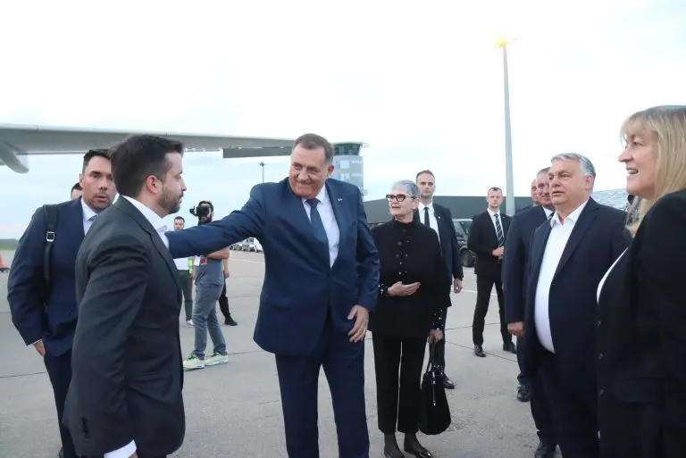 Viktor Orban stigao u Banjaluku, dočekao ga Dodik