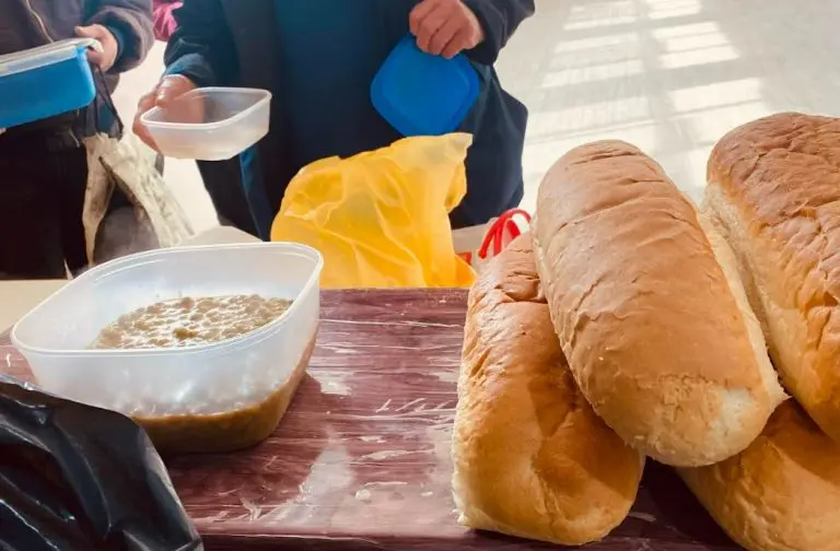 Iz Narodne kuhinje Doboj:“ Veliki broj korisnika/ca nema nikakva primanja i to im je jedini obrok“