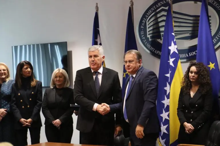 Dogovorili se: Osmorka i HDZ prave vlast bez SDA na federalnom i državnom nivou