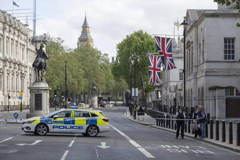Užas nakon sudara u Londonu: Devet osoba zalio kiselinom, žena i dvoje male djece prebačeni u bolnicu