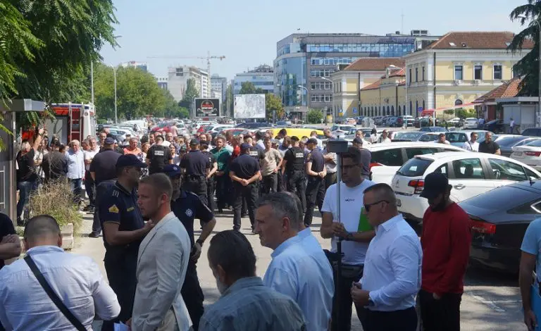 “Nova deložacija parkinga Autoprevoza u 7 časova ujutro sutra!Zaista nevjerovatno”