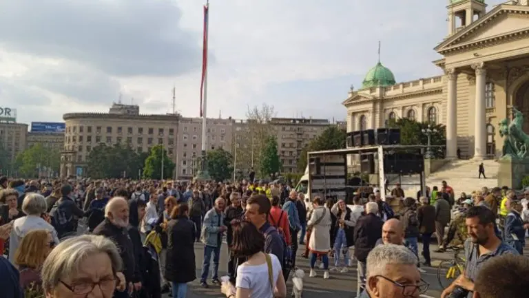 „Srbija protiv nasilja“: Počelo okupljanje, ovo je plan šetnje