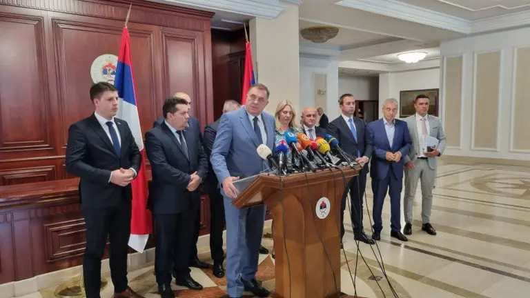 „Ako je Dodik mogao zaustavljati helikoptere za gašenje požara, sve je moguće“