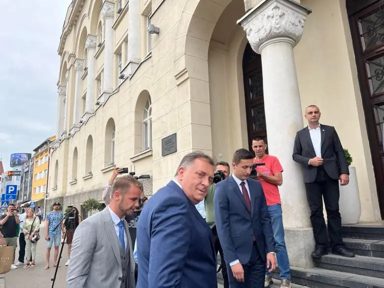 Da li su tajkuni pomirili Dodika i Stanivukovića?