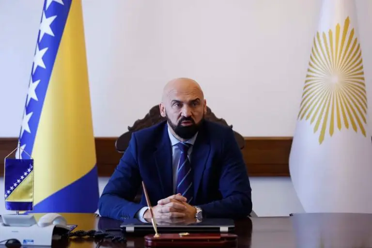 Oštra poruka Isaka Dodiku: Iskoristi dane na slobodi…imaćeš vremena za razmišljanje u državnom zatvoru