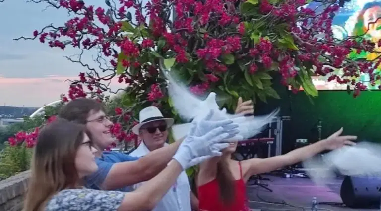 Golubovi mira Ruskinje i Ukrajinca označili početak EXIT-a