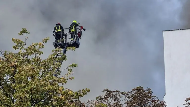Požar u centru Banjaluke: Gori zgrada Elektrokrajine