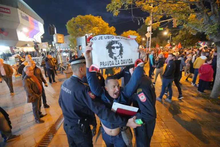 Policija nije dozvolila Davoru Dragičeviću da priđe Miloradu Dodiku