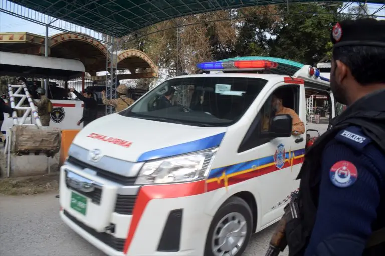 U samoubilačkom napadu na džamiju u Pakistanu poginule 93 osobe