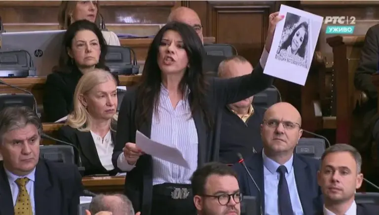 Šestogodišnja djevojčica čije usvajanje je uzburkalo javnost u Srbiji vraćena iz Švedske