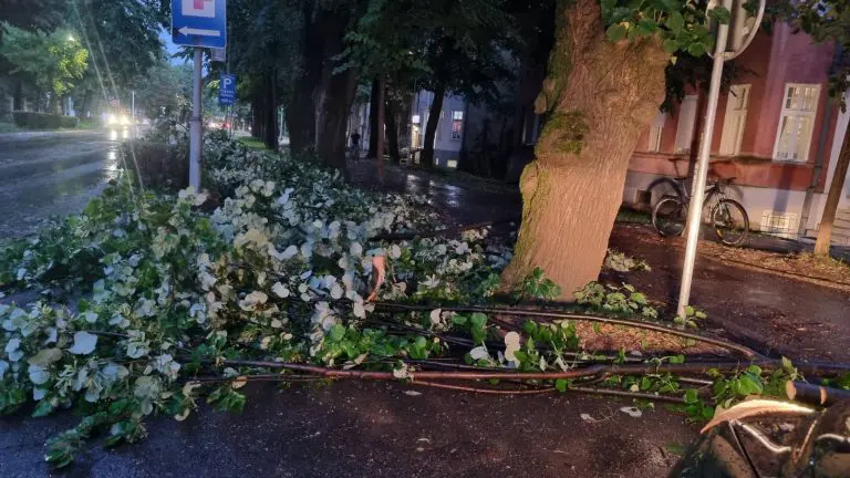 Saznajte gdje će u BiH vrijeme danas biti “opasno”: Kiša, oluja, grmljavina