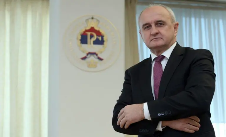 Radnici “Nove Ljubije” nastavljaju protest: Razočarani jer ih Minić nije posjetio