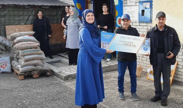 Humanitarci iz Indije i Pakistana pomažu socijalno ugroženim građanima BiH da prebrode zimu