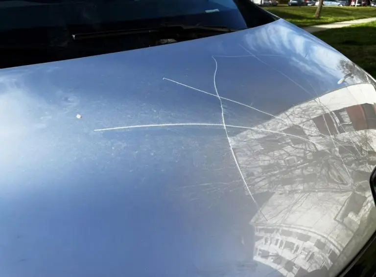 Potraga za vandalima: Oštećena auta novinara u Banjaluci