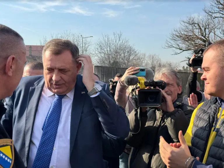 Željka Cvijanović i Radovan Višković izbačeni sa suđenja Dodiku