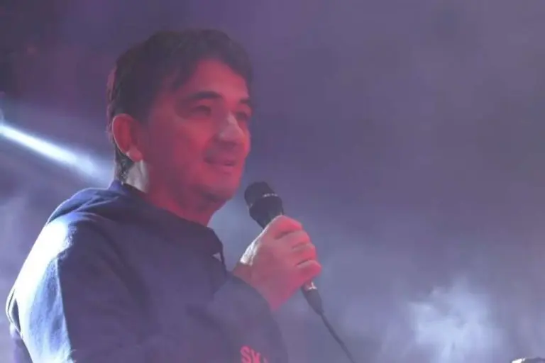 Dalić: Nikada nemojte odustati, ja sam iz malog Livna došao na vrh svijeta