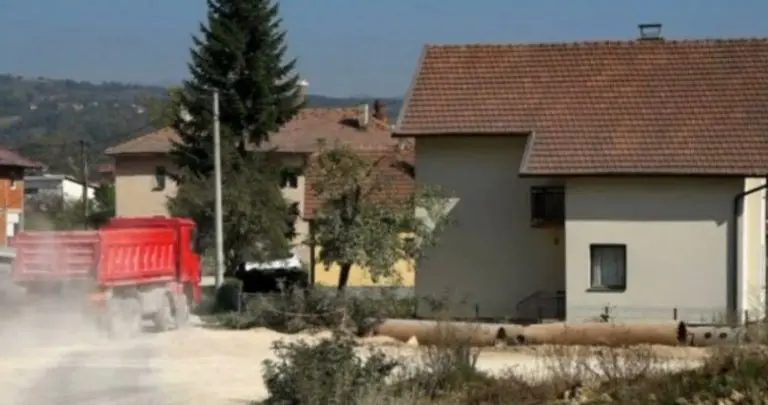 KAD NOĆNA MORA POSTANE STVARNOST Zbog autoputa porodica postala talac u vlastitoj kući