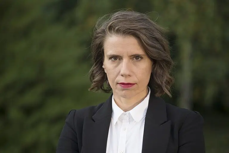 Pomela Škoru, odbila da se rukuje sa Kolindom: Ko je Katarina Peović, kandidatkinja ljevice za predsjednicu Hrvatske?